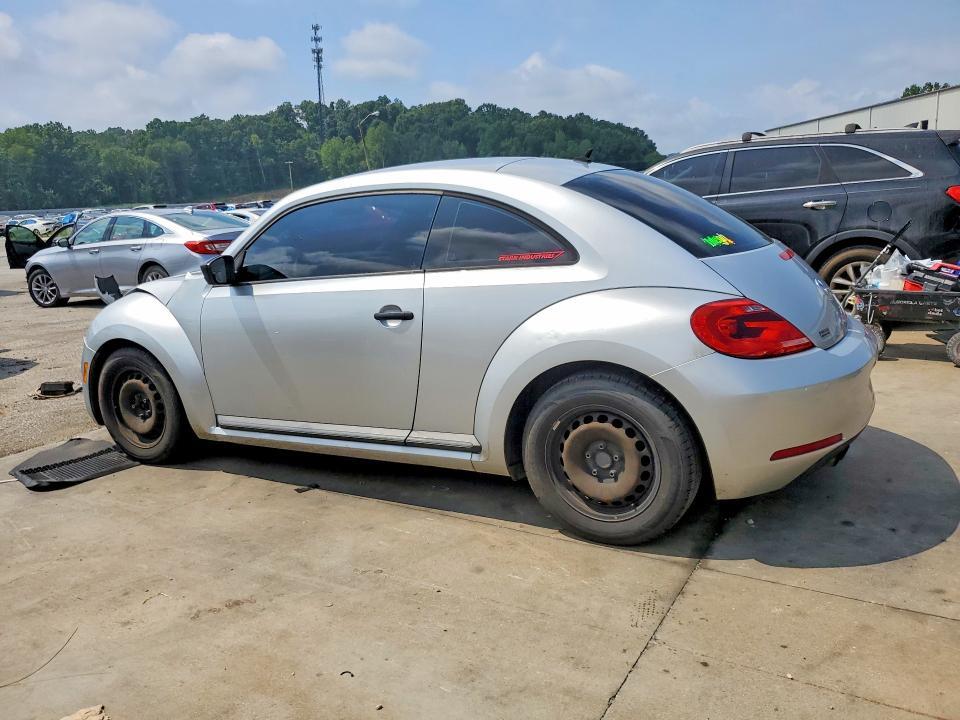 2012 VOLKSWAGEN BEETLE — Фото 2 из 12