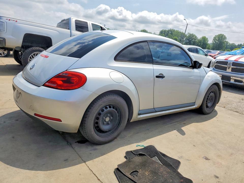 2012 VOLKSWAGEN BEETLE — Фото 3 из 12