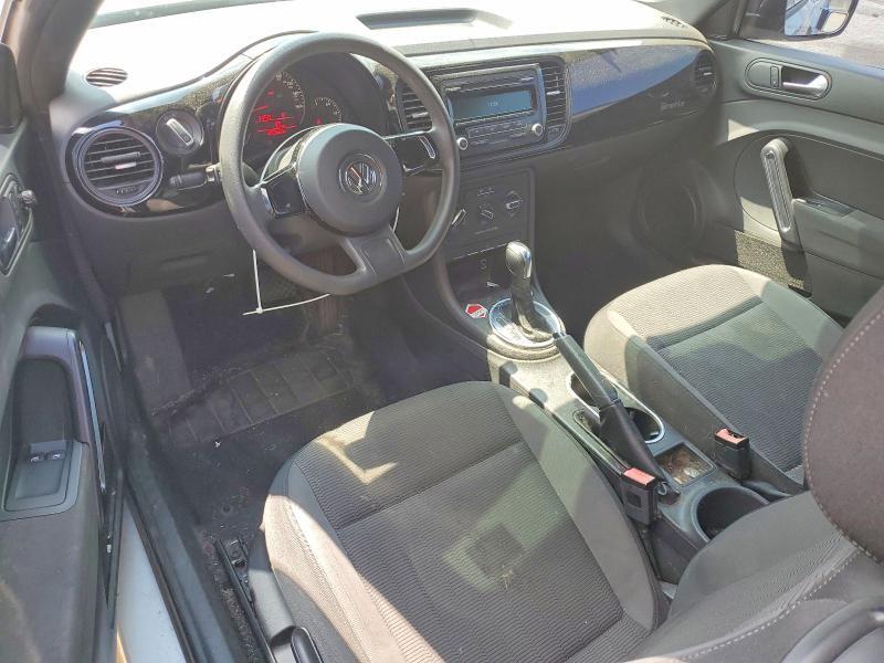 2012 VOLKSWAGEN BEETLE — Фото 8 из 12