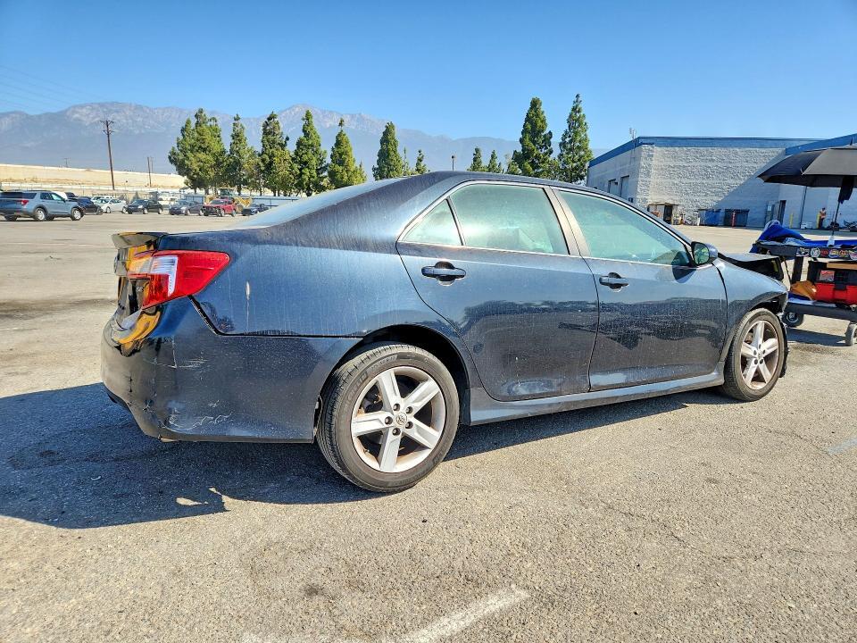 2012 TOYOTA CAMRY SE — Фото 3 из 13