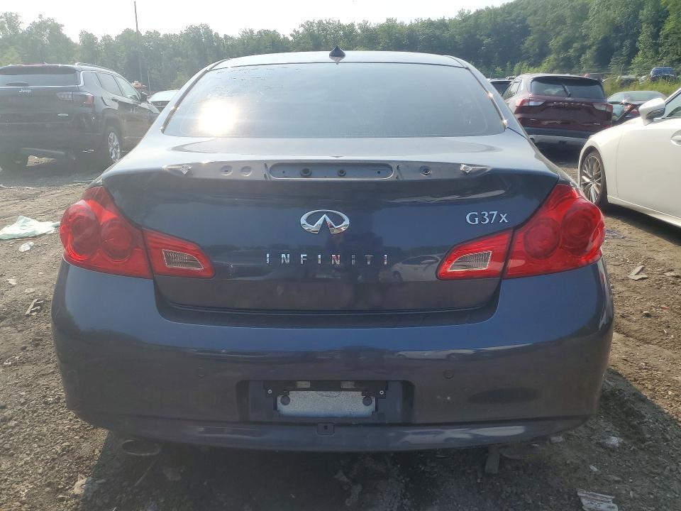 2011 INFINITI G37 — Фото 6 из 12