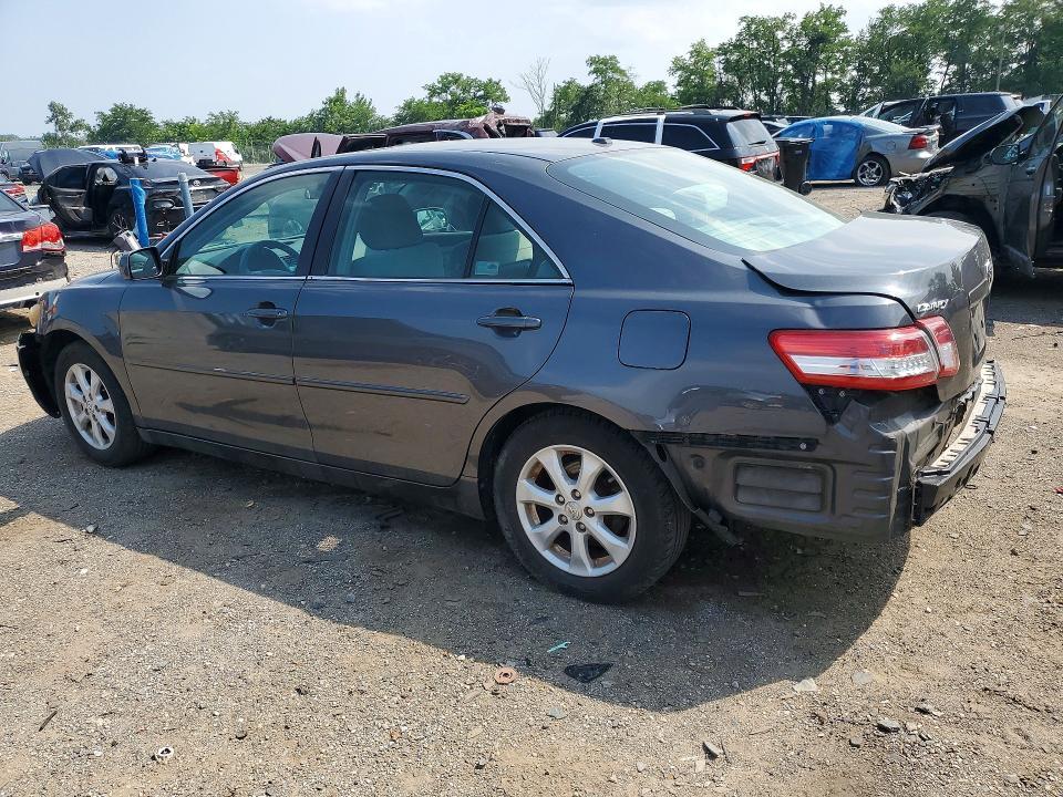 2011 TOYOTA CAMRY LE — Фото 2 из 13