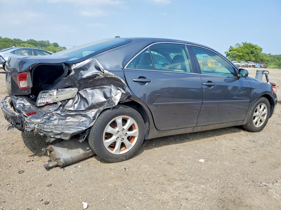 2011 TOYOTA CAMRY LE — Фото 3 из 13
