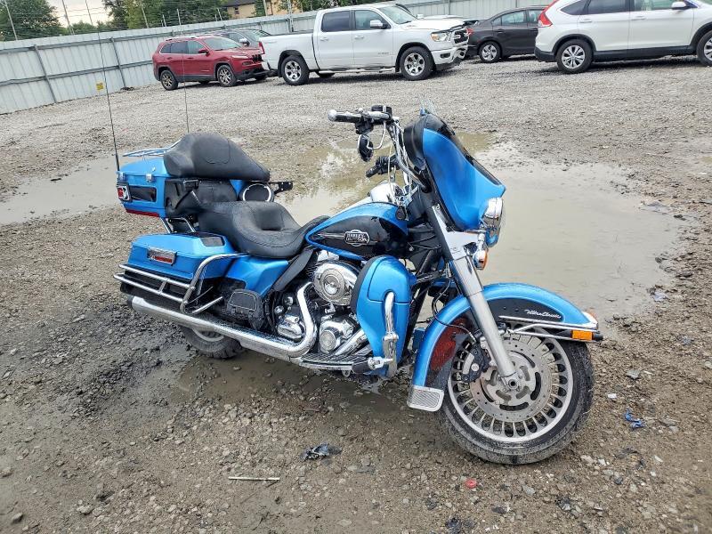2011 HARLEY-DAVIDSON FLHTCU 1HD1FC413BB632813