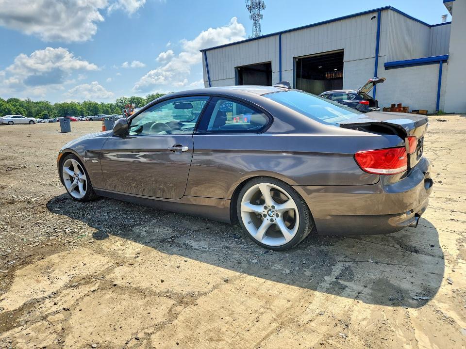 2010 BMW 335 I — Фото 2 из 12