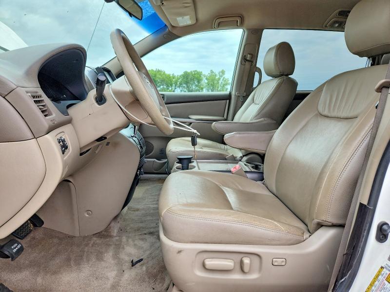 2009 TOYOTA SIENNA LE 8-PASSENGER — Фото 7 из 14