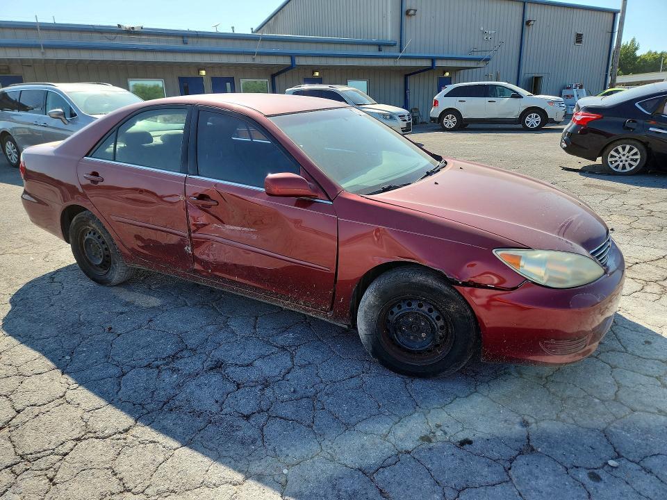 2005 TOYOTA CAMRY LE — Фото 4 из 12
