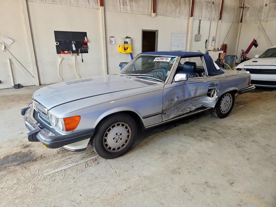 1988 MERCEDES-BENZ 560 WDBBA48DXJA082690