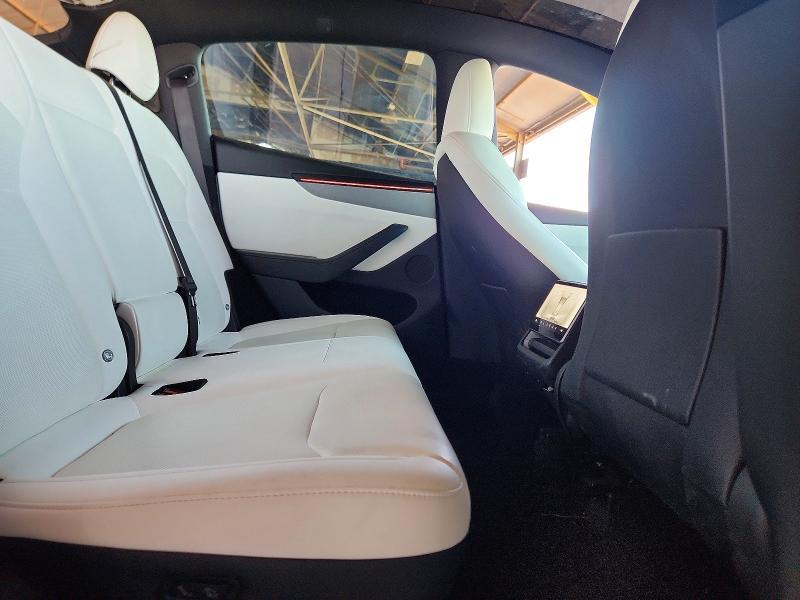 2026 TESLA MODEL Y — Фото 10 из 13