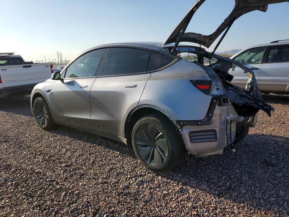 2026 TESLA MODEL Y — Фото 2 из 13