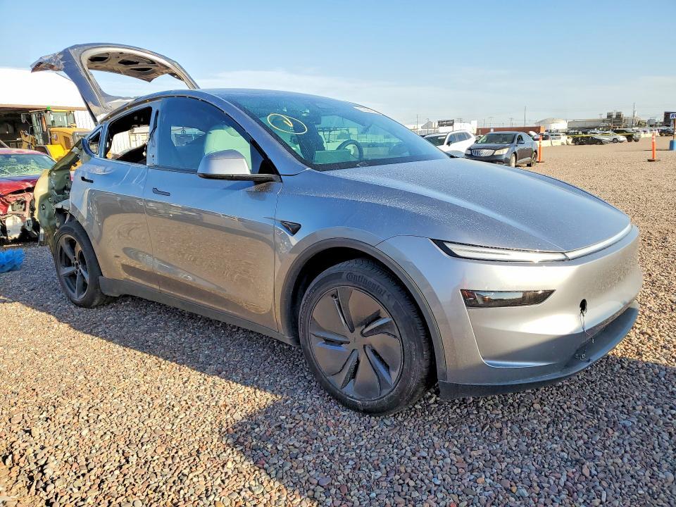 2026 TESLA MODEL Y — Фото 4 из 13