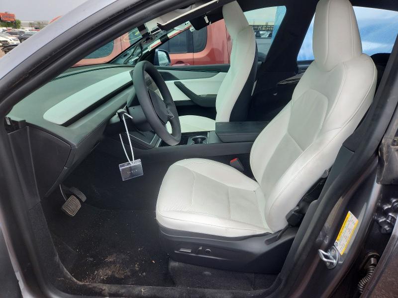 2026 TESLA MODEL Y — Фото 7 из 13
