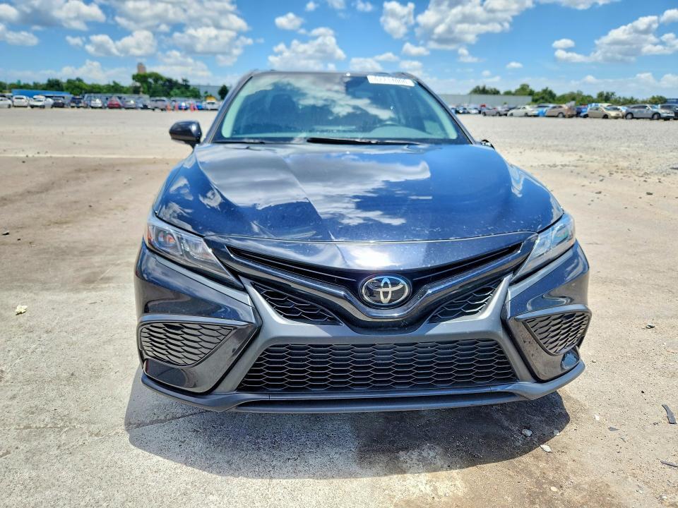 2024 TOYOTA CAMRY SE — Фото 5 из 12