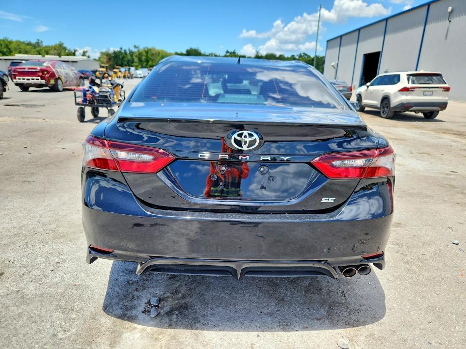 2024 TOYOTA CAMRY SE — Фото 6 из 12