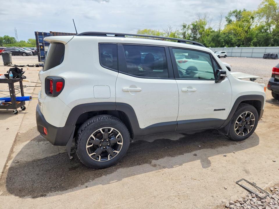 2023 JEEP RENEGADE LATITUDE — Фото 3 из 13