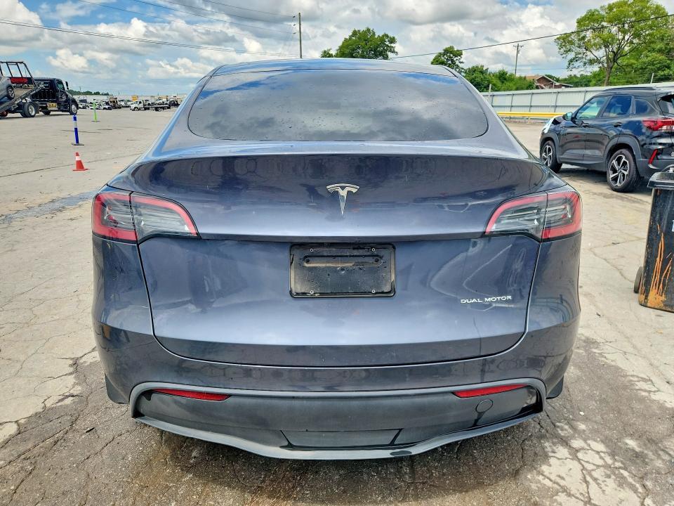 2023 TESLA MODEL Y — Фото 6 из 12