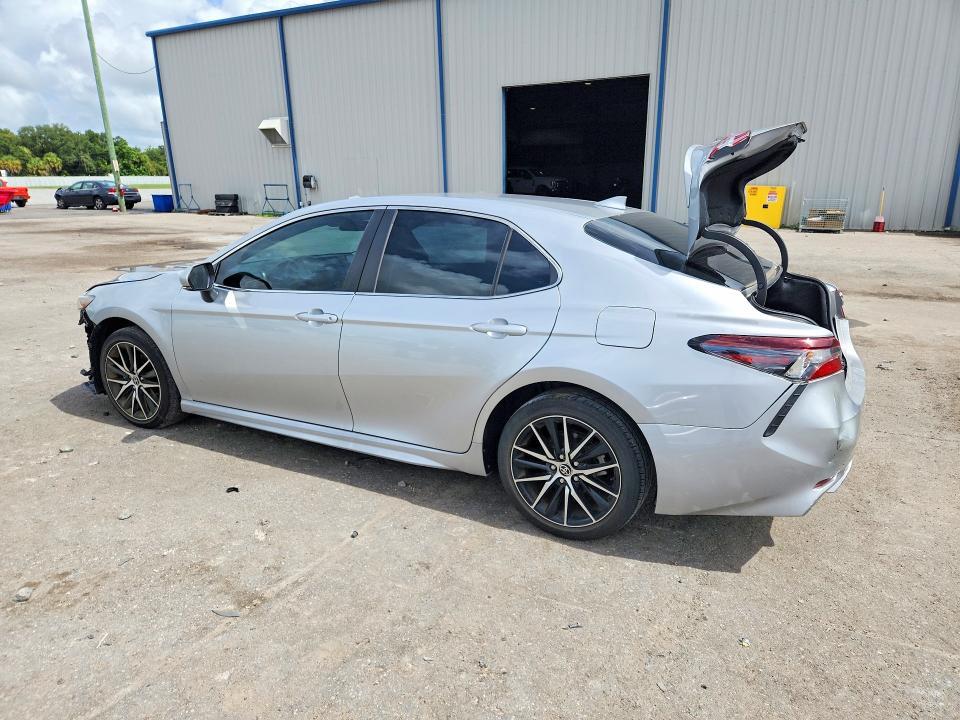 2023 TOYOTA CAMRY SE — Фото 2 из 13