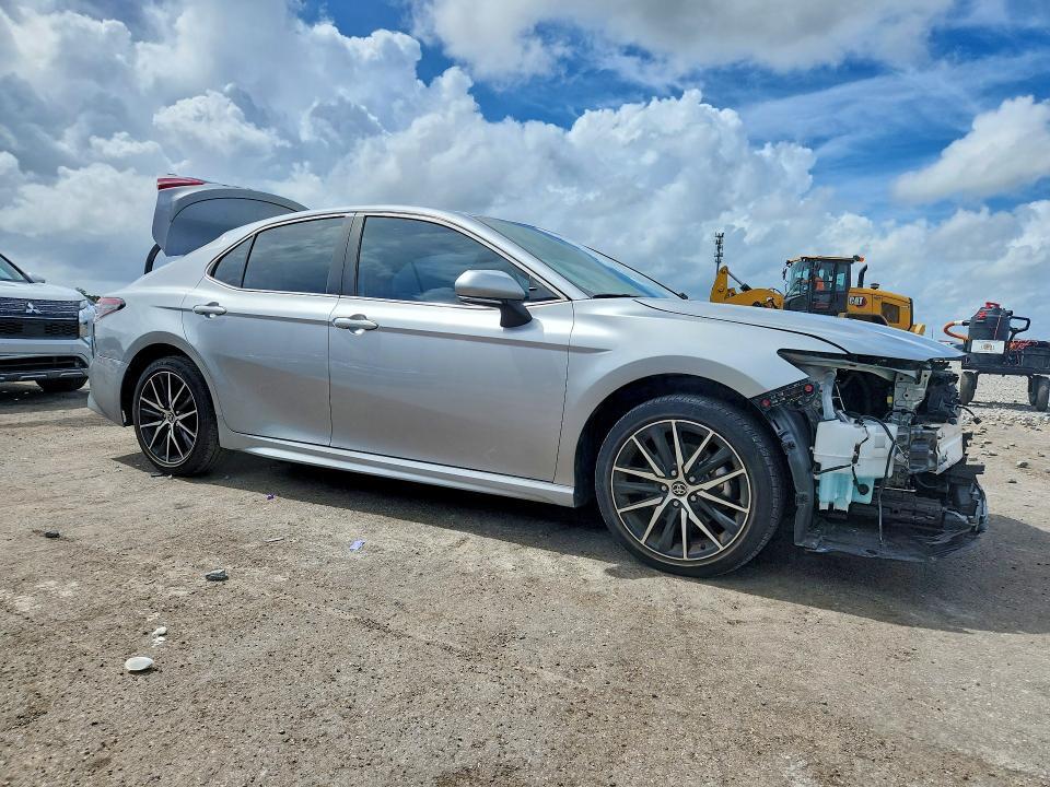2023 TOYOTA CAMRY SE — Фото 4 из 13