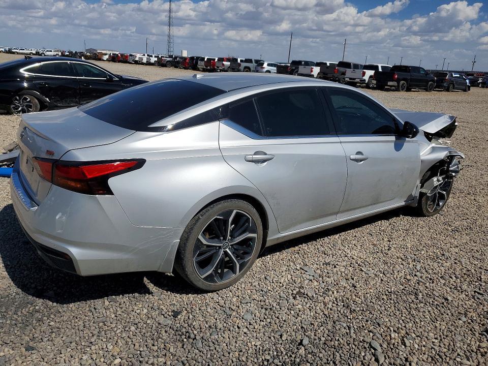 2023 NISSAN ALTIMA SR — Фото 3 из 13