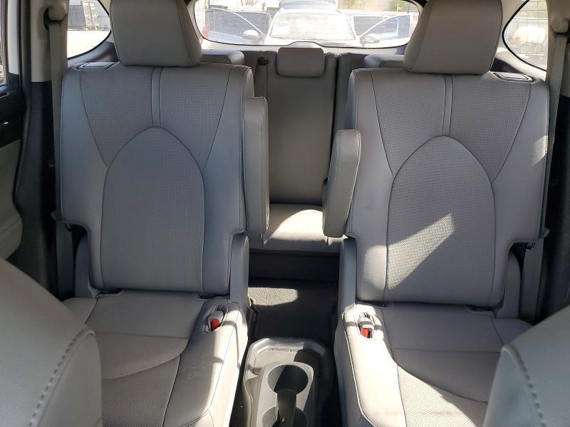 2023 TOYOTA HIGHLANDER HYBRID LIMITED — Фото 10 из 14