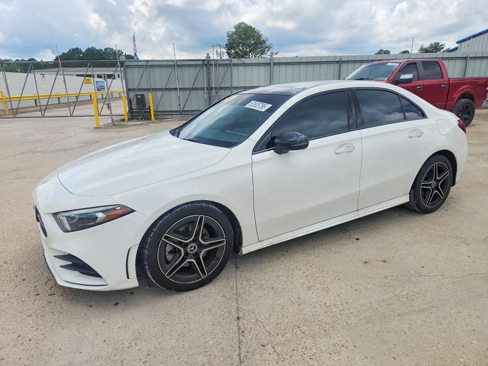 2022 MERCEDES-BENZ A W1K3G4FB7NJ361130