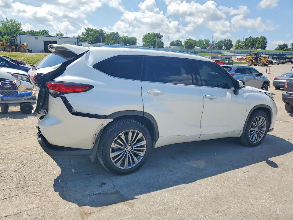 2021 TOYOTA HIGHLANDER PLATINUM — Фото 3 из 13