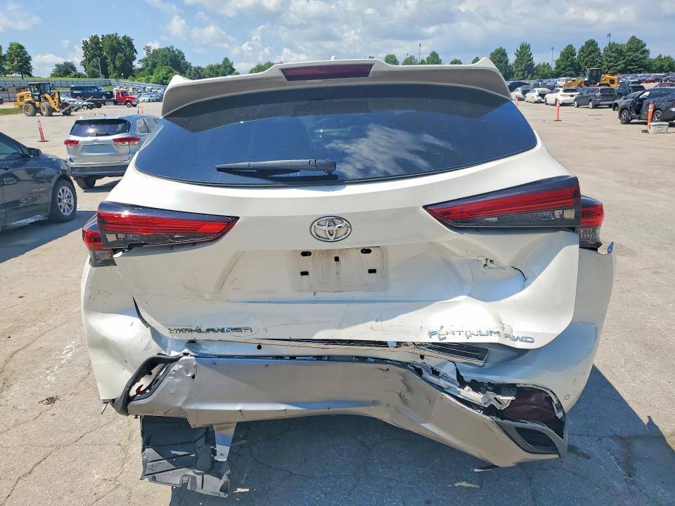 2021 TOYOTA HIGHLANDER PLATINUM — Фото 6 из 13