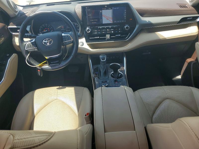 2021 TOYOTA HIGHLANDER PLATINUM — Фото 8 из 13