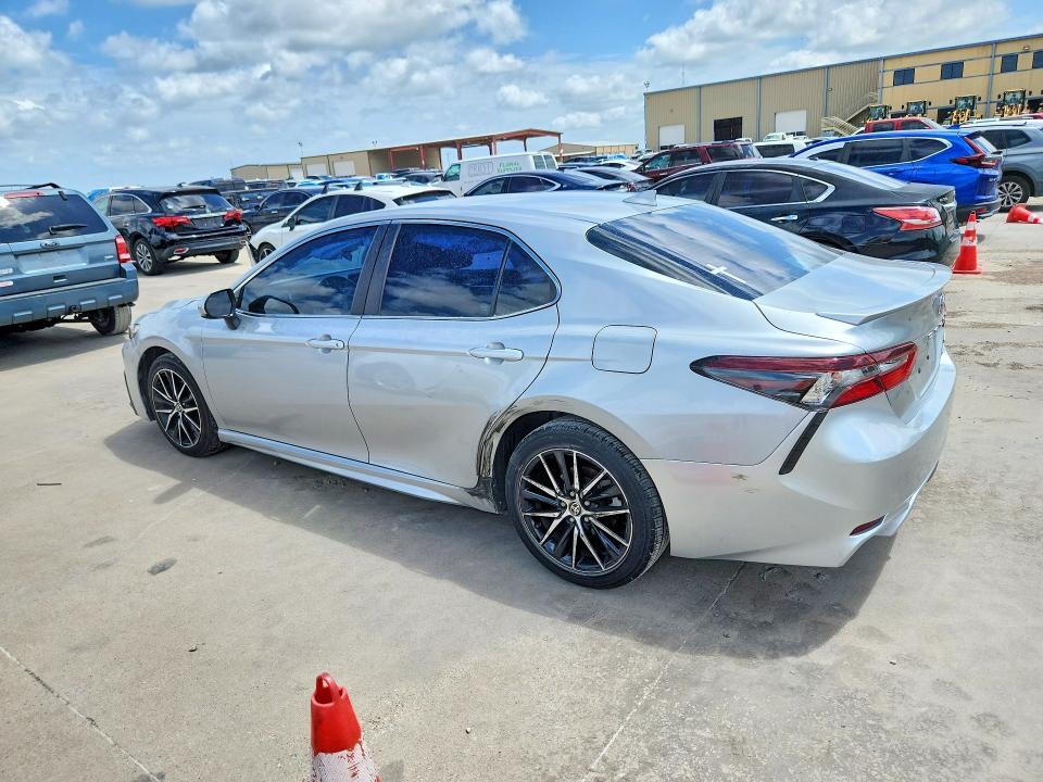 2021 TOYOTA CAMRY SE — Фото 2 из 12