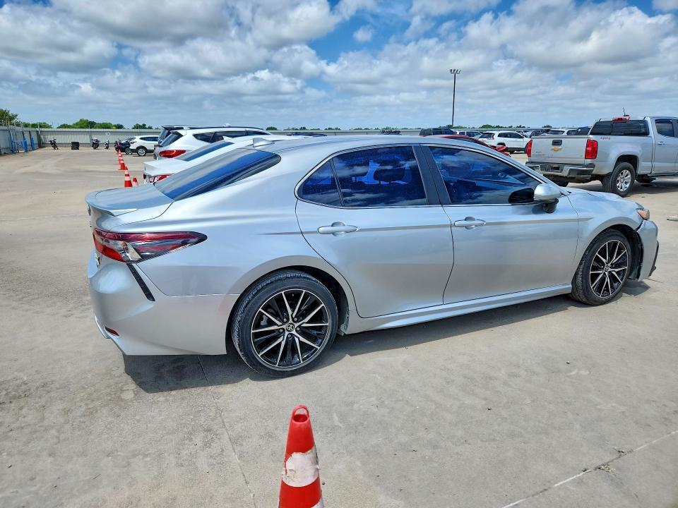 2021 TOYOTA CAMRY SE — Фото 3 из 12