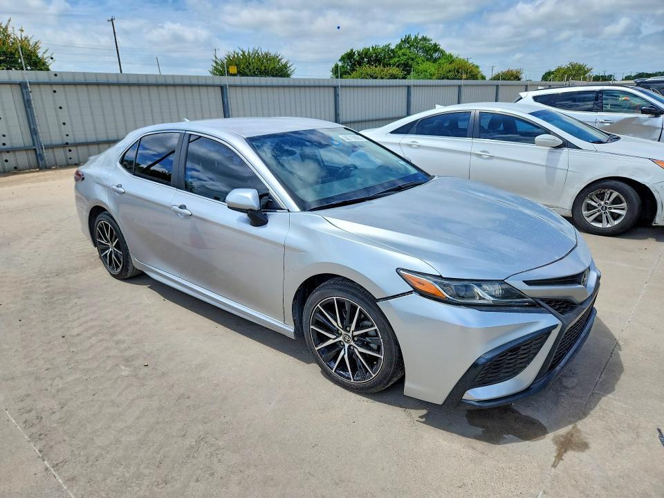 2021 TOYOTA CAMRY SE — Фото 4 из 12