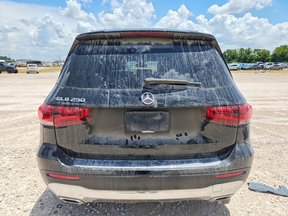 2021 MERCEDES-BENZ GLB 250 — Фото 6 из 12