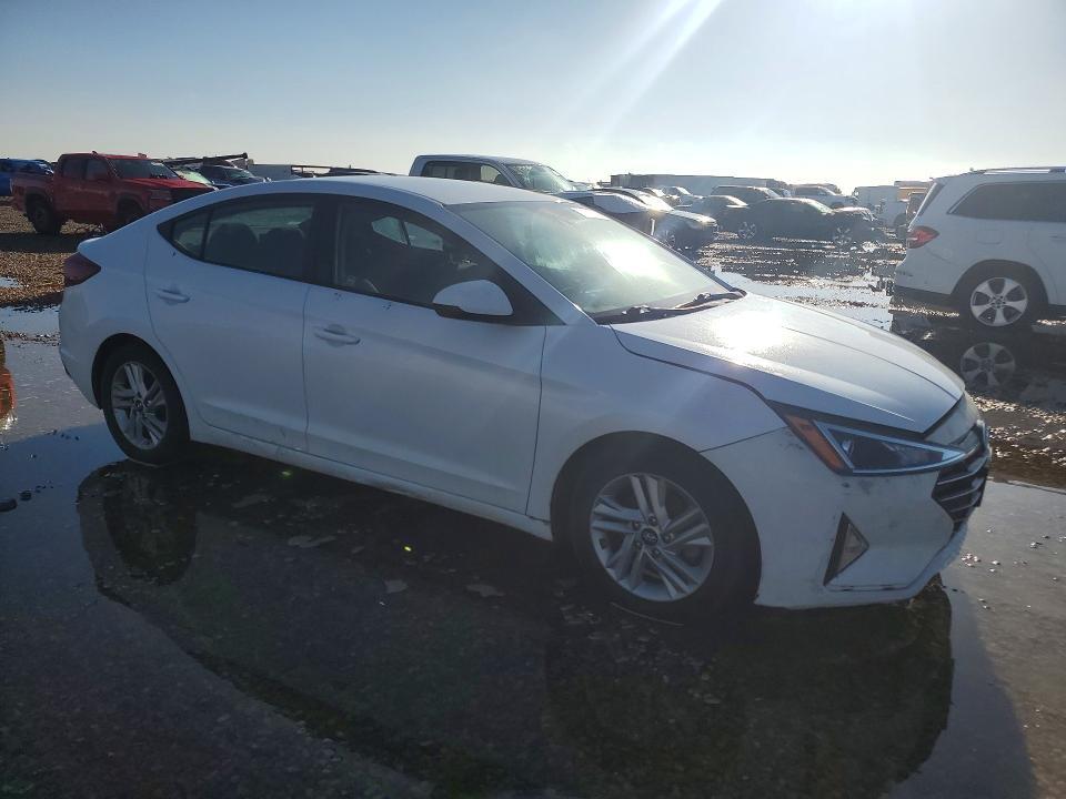 2020 HYUNDAI ELANTRA SEL — Фото 4 из 13