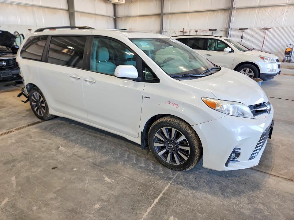 2018 TOYOTA SIENNA XLE PREMIUM 7-PASSENGER — Фото 4 из 14