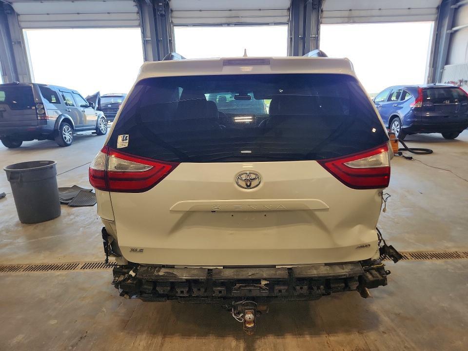 2018 TOYOTA SIENNA XLE PREMIUM 7-PASSENGER — Фото 6 из 14