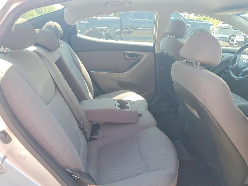 2016 HYUNDAI ELANTRA SE — Фото 10 из 12