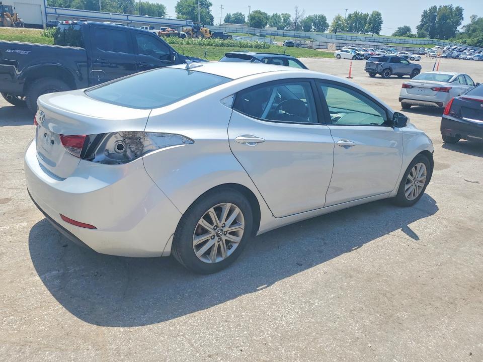 2016 HYUNDAI ELANTRA SE — Фото 3 из 12