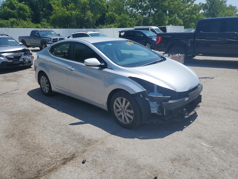 2016 HYUNDAI ELANTRA SE — Фото 4 из 12