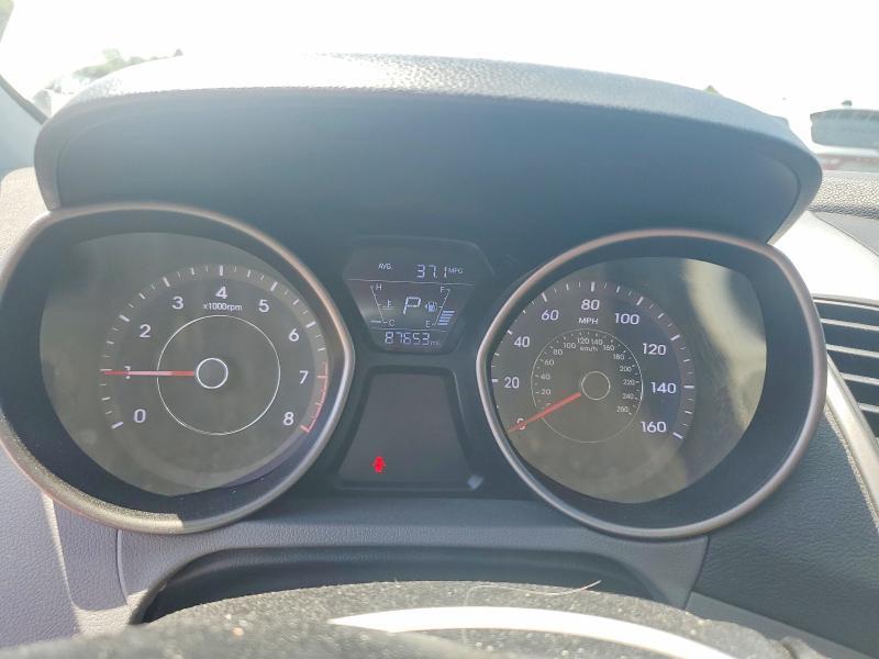 2016 HYUNDAI ELANTRA SE — Фото 9 из 12