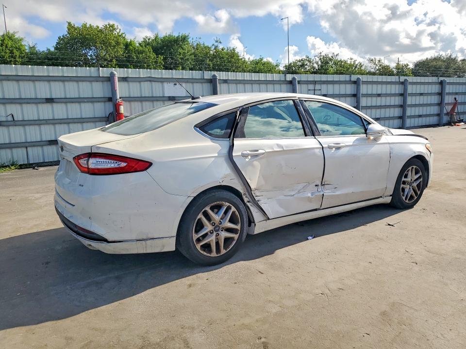 2016 FORD FUSION SE — Фото 3 из 12