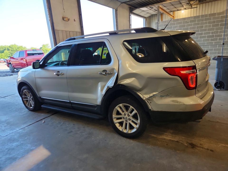 2015 FORD EXPLORER XLT — Фото 2 из 13