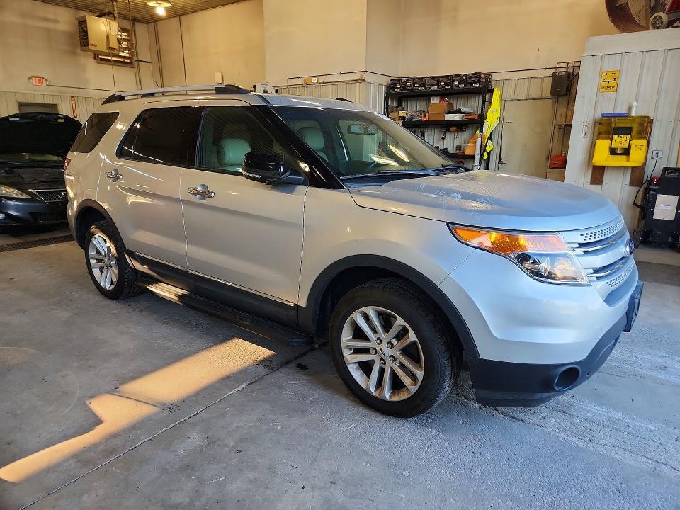 2015 FORD EXPLORER XLT — Фото 4 из 13