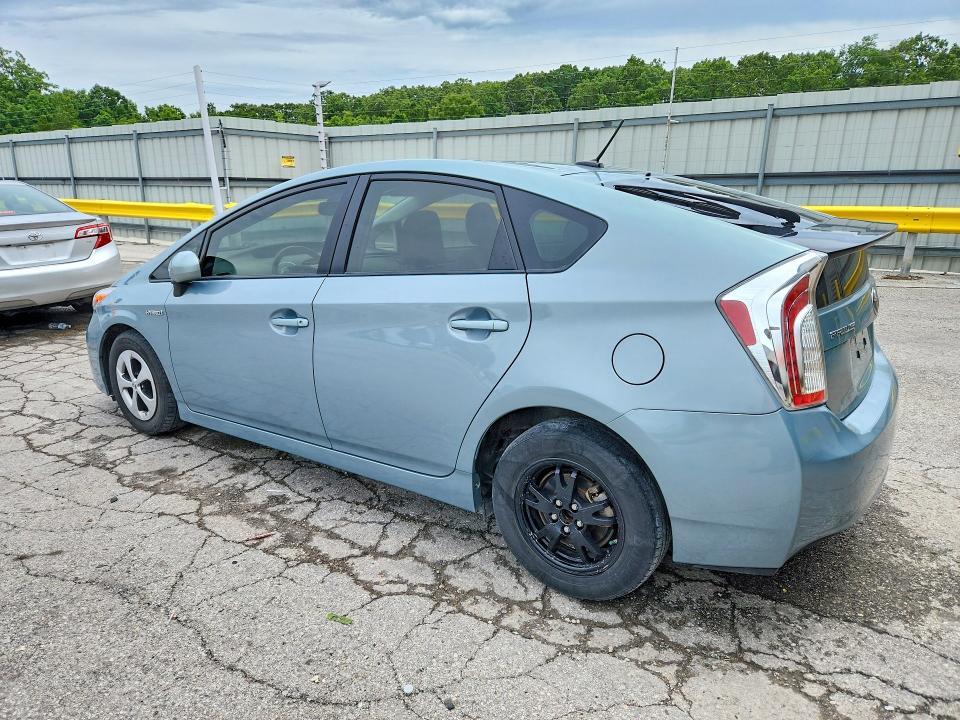 2015 TOYOTA PRIUS FOUR — Фото 2 из 12