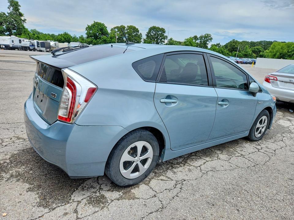 2015 TOYOTA PRIUS FOUR — Фото 3 из 12