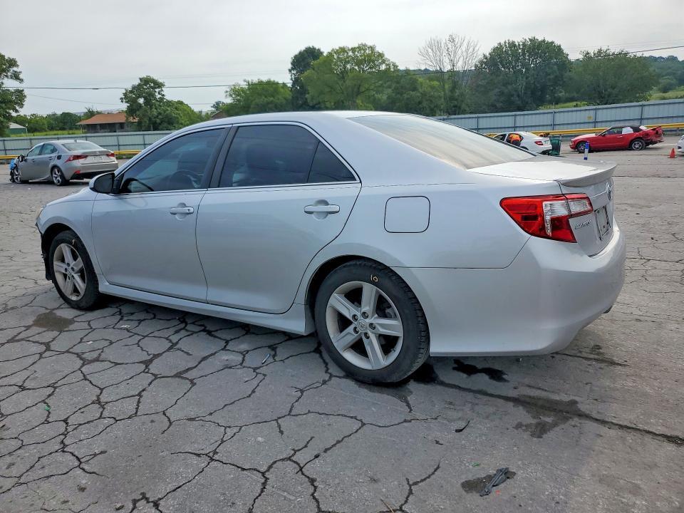 2014 TOYOTA CAMRY SE — Фото 2 из 13