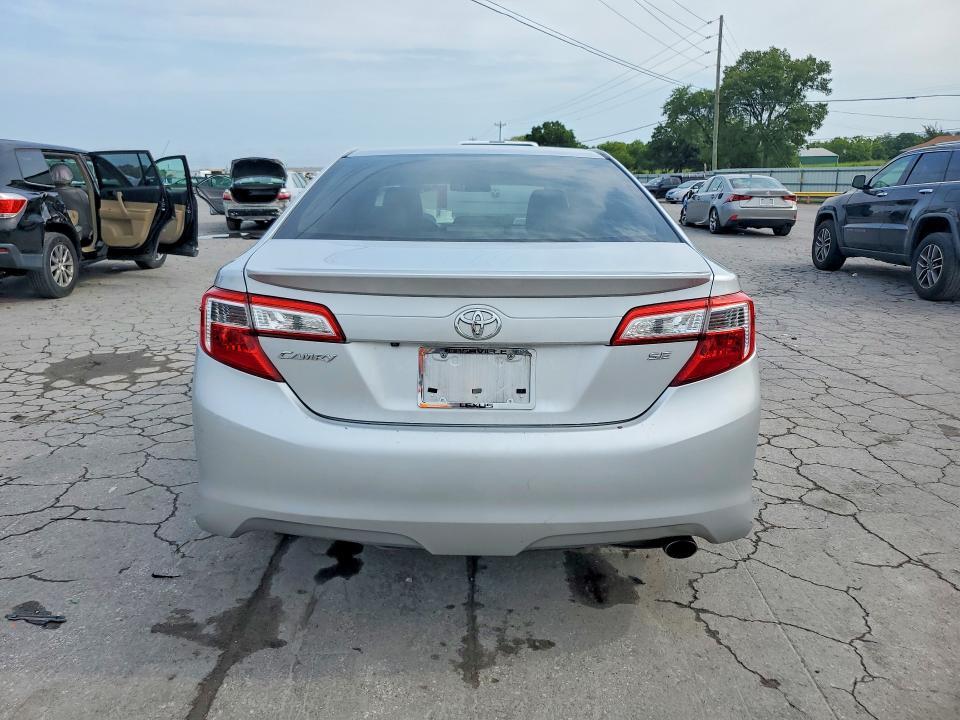 2014 TOYOTA CAMRY SE — Фото 6 из 13