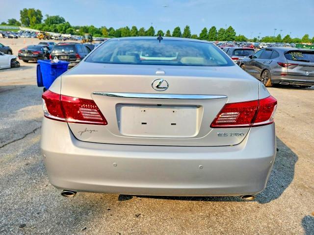 2012 LEXUS ES 350 — Фото 6 из 12