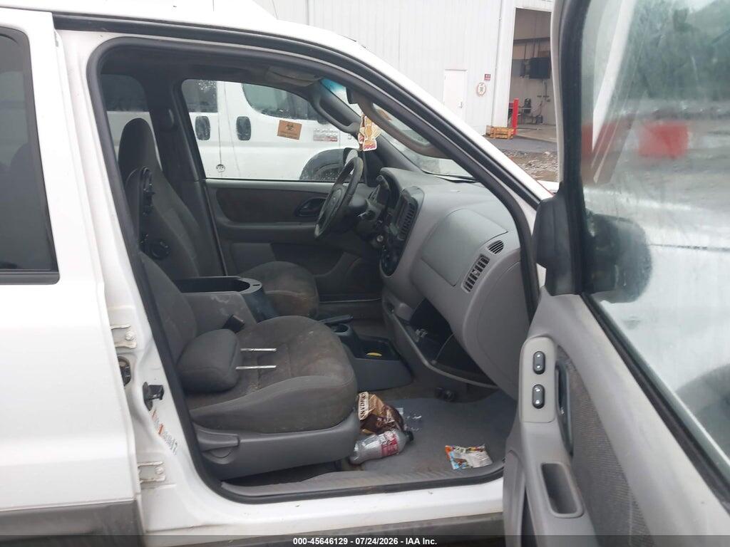 1FMCU04171KA96828 2001 FORD ESCAPE photo no. 5