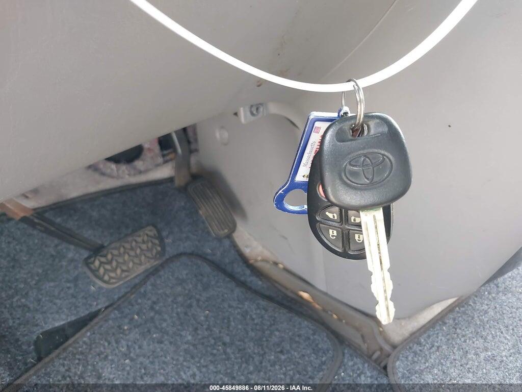 5TDDK4CC2AS030169 2010 TOYOTA SIENNA photo no. 11