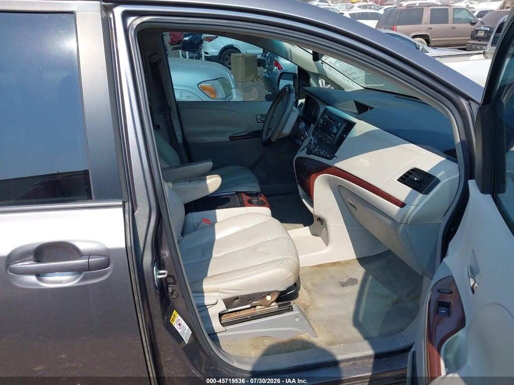 5TDYK3DC9BS125081 2011 TOYOTA SIENNA photo no. 5